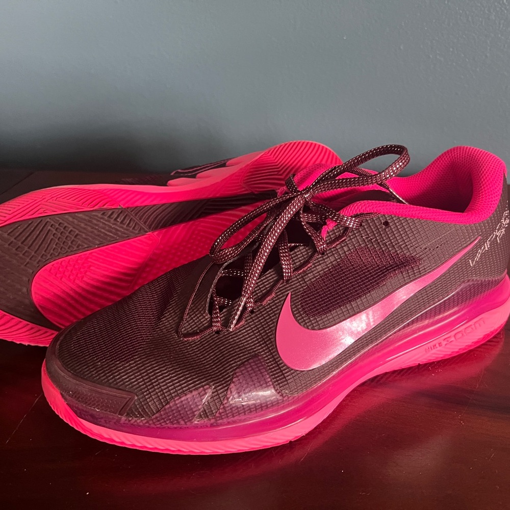 Womens Nike vapor pro hard court tennis pickleball worn twice size 11 cute!